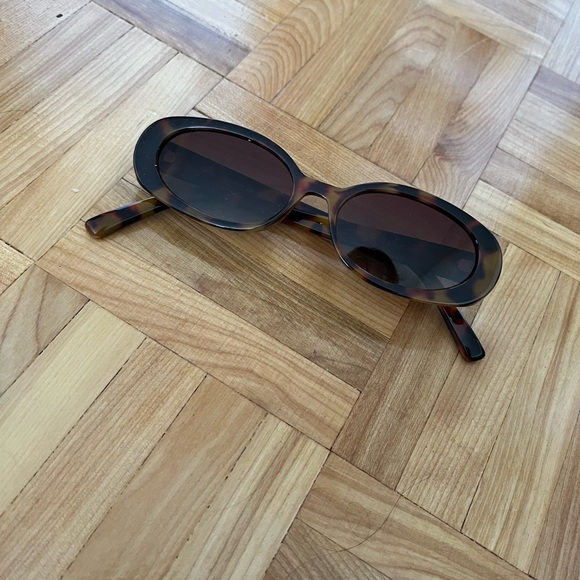 Amazon Sunglasses - Picture 1 of 2